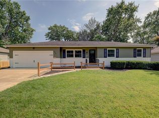 5913 W 101st Ter, Overland Park, KS 66207