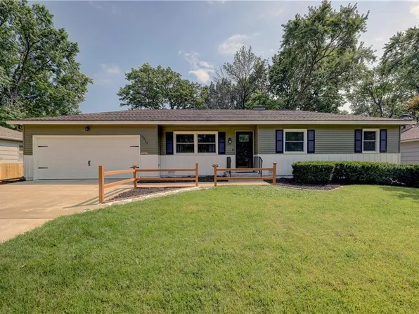 5913 W 101st Ter, Overland Park, KS 66207
