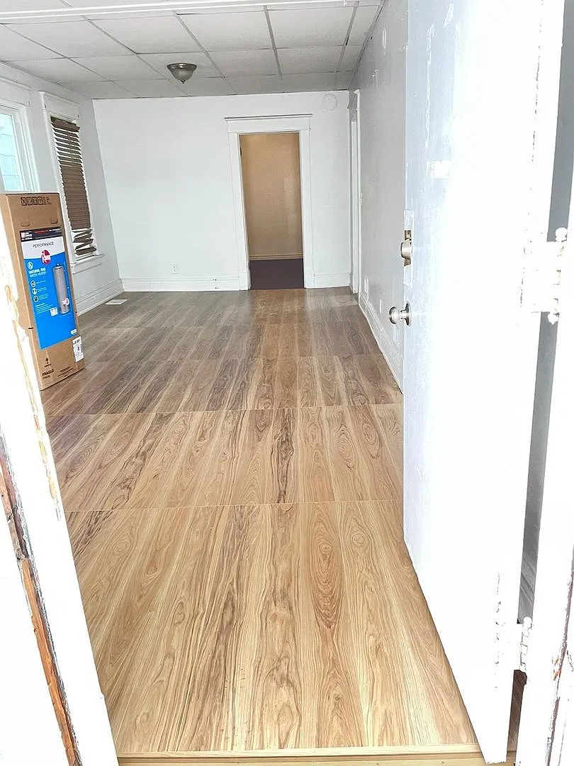 Charming 2 BD 1 Bath (1st floor) — Photo 4