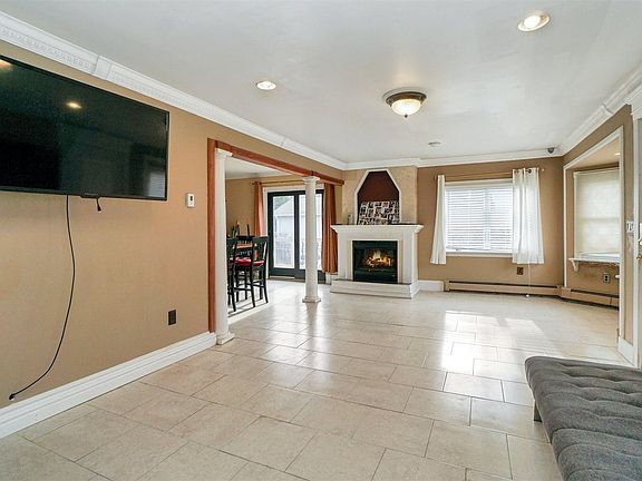 4th image of 179 Brooksite Dr