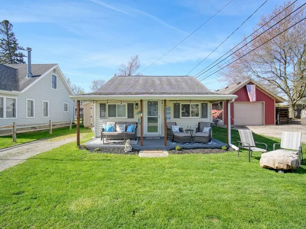 2429 Peachtree Ct, Manitou Beach, MI 49253