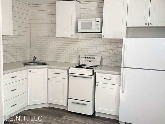2nd image of 137 S McClelland St #3