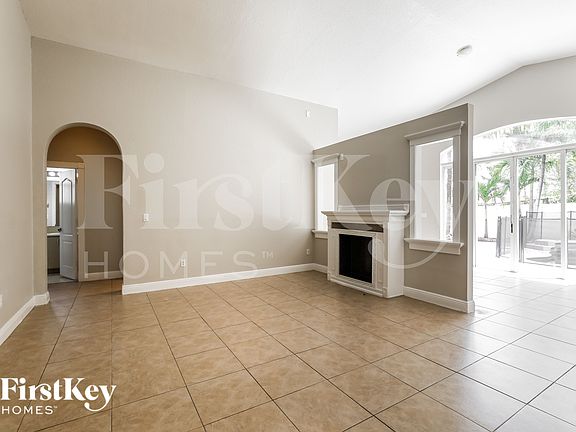 3rd image of 1695 NE 37th Pl