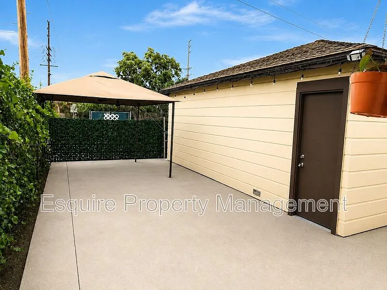 3230-3242 West St #3230B — Photo 2