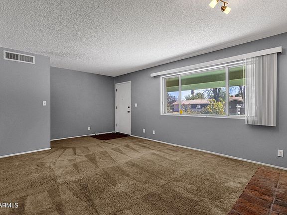 5th image of 1124 E 6TH Place