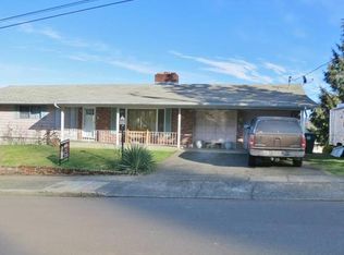 975 1st Ave, Sweet Home, OR 97386