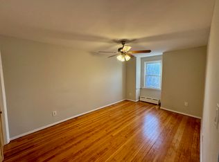 21-29 28th St #2, Astoria, NY 11105