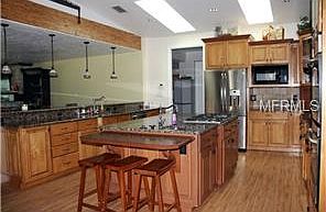 3rd image of 4517 N Lake Dr