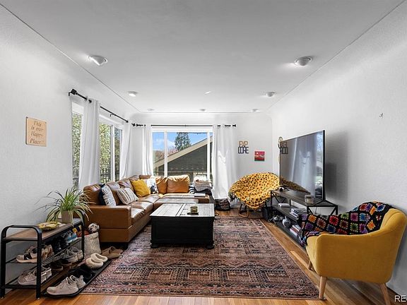 4th image of 111 S Perry St
