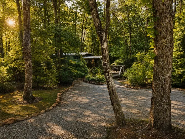 476 Deer Lick Trl, Monteagle, TN 37356