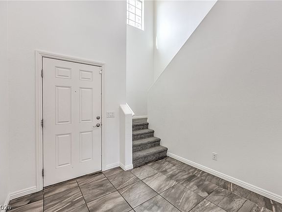 3rd image of 824 Plockton Ave