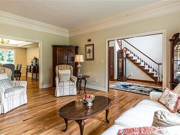 5th image of 10495 Allante Ct