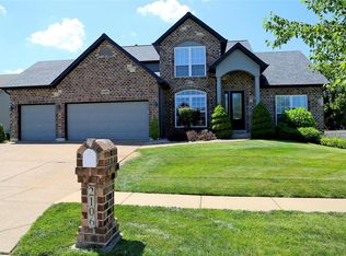 2106 Homefield Ridge Ct, O'Fallon, MO 63366