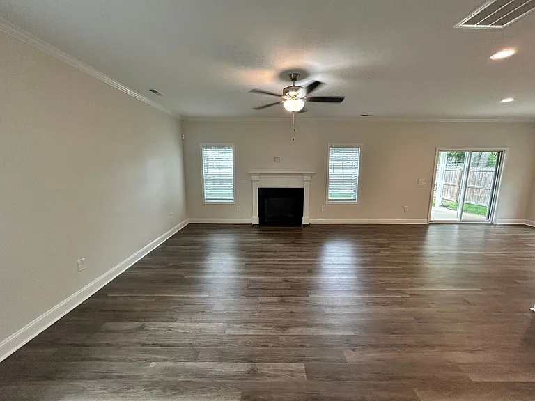 1210 Simpson St — Photo 3