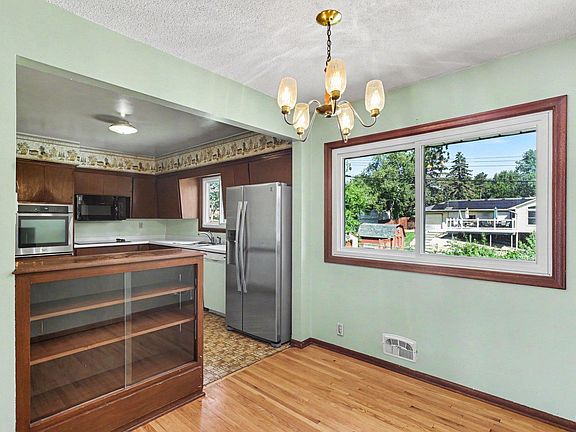 5th image of 217 Dawn Ave