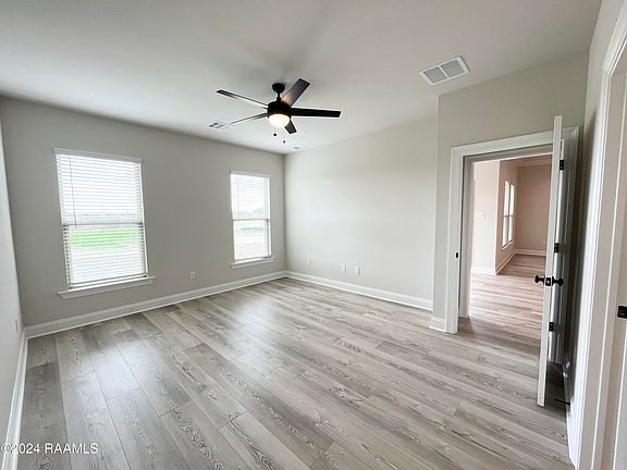 3rd image of 100 Fearless Ave