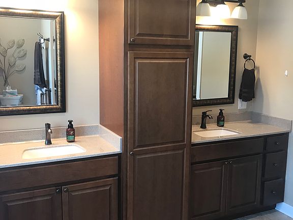 Double sink master bath