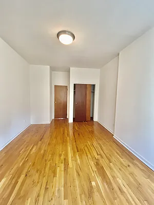 Rented by CMV Realty Inc. | media 8