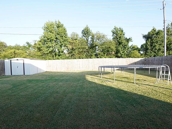 4th image of 6829 White Oak Way