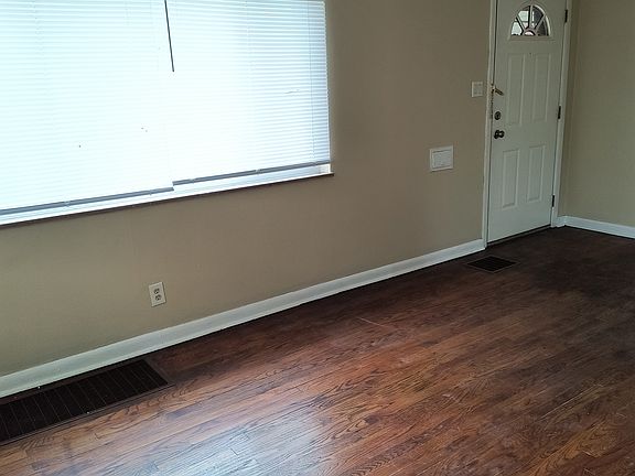 3rd image of 5770 Pearton Ct