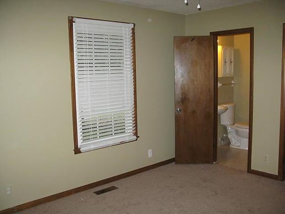 4th image of 265 Lakeside Park Dr