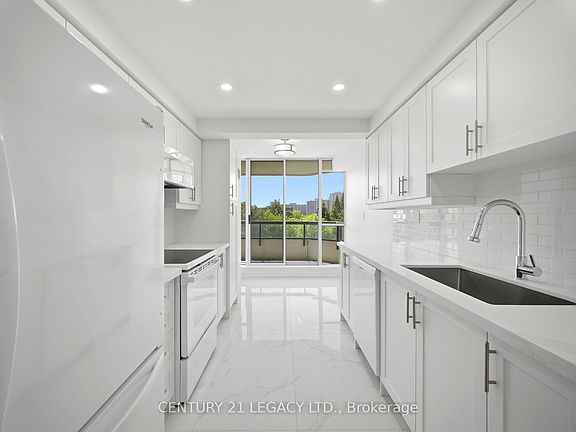 4th image of 24 Hanover Rd #404