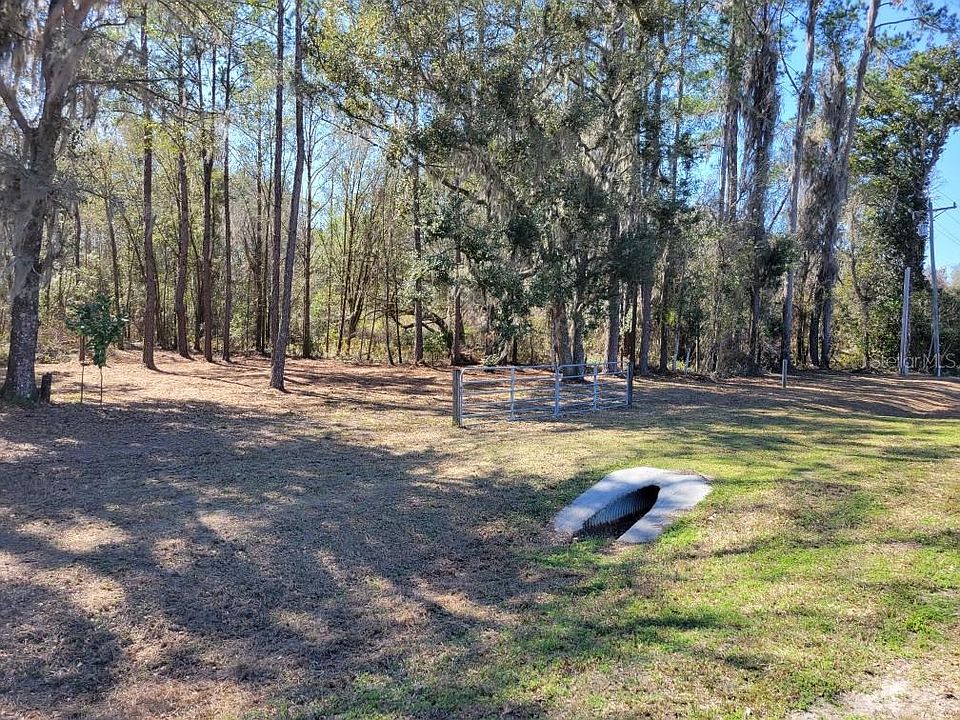 1st image of 10133 SE Hawthorne Rd