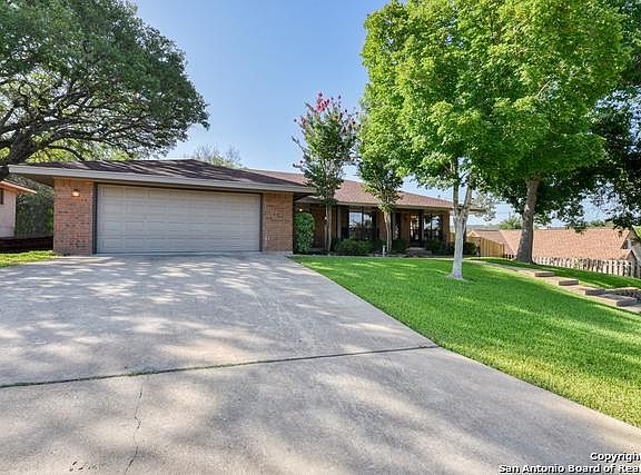 3rd image of 129 Caribou Ln