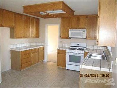 b st main kitchen2