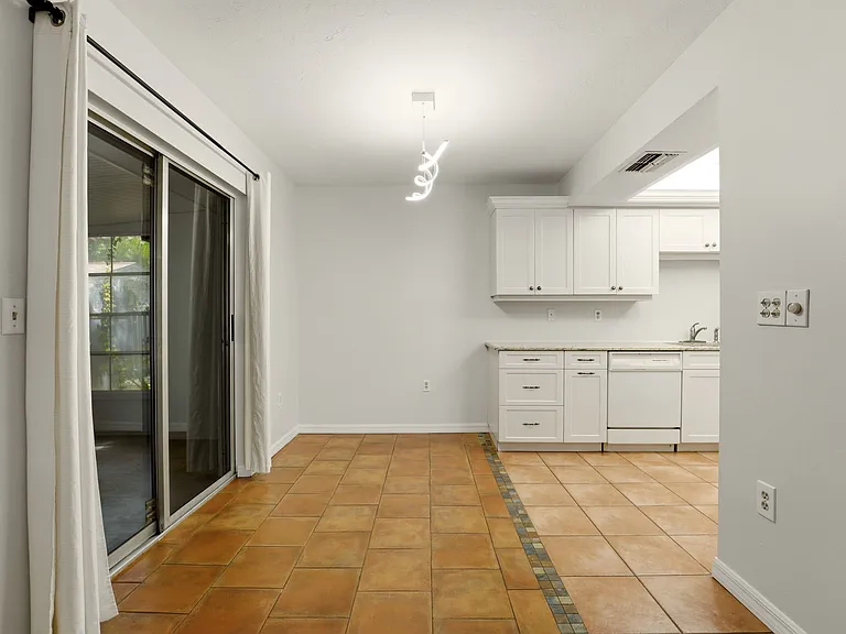 5324 Royal Palm Ave #5324 — Photo 8