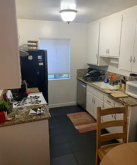 21 Sunset Ave #2 — Photo 2