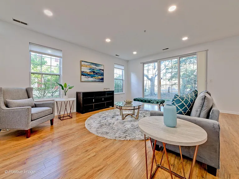121 Commons Ct — Photo 23