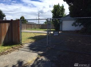 1207 11th St, Bremerton, WA 98337