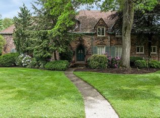166 Ridge Rd, Grosse Pointe Farms, MI 48236