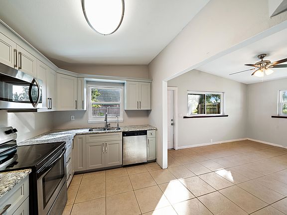 4th image of 4687 Meadowgreen Trl