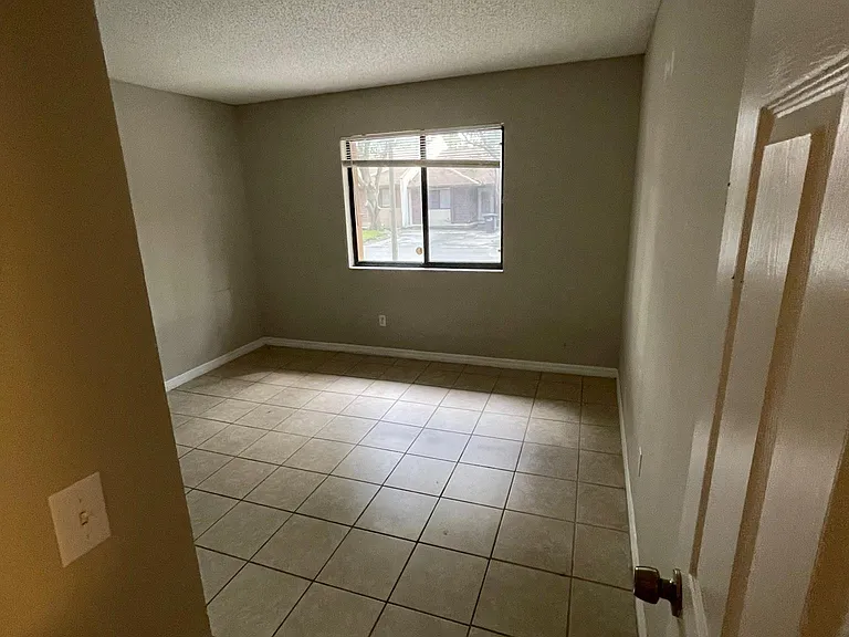 507 Mansfield Dr — Photo 10