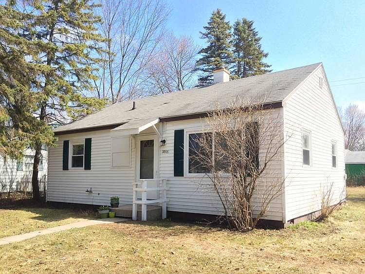 LOVELY LADY ON LANCASTER! The perfect place to start or a turn key rental home. You decide! This 768