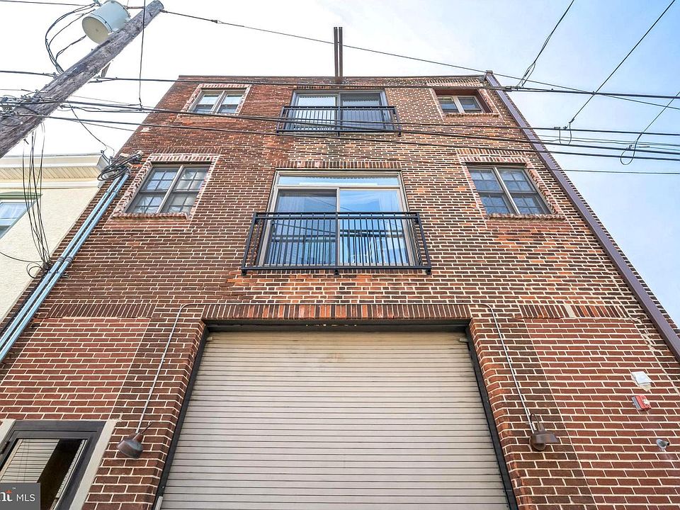 1st image of 207 Rector St