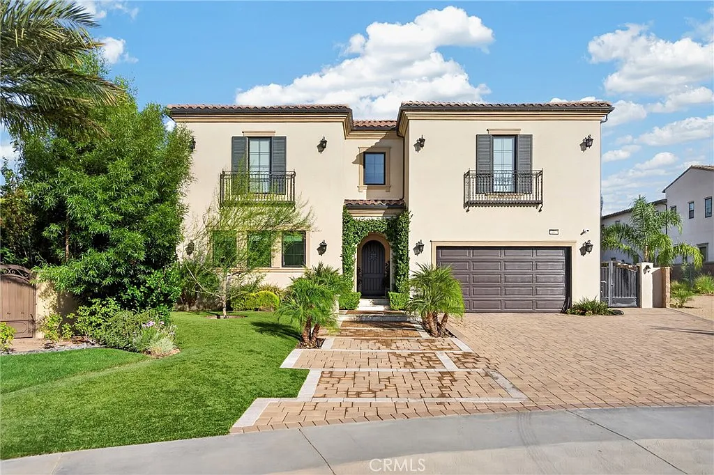 5 bed, 5691 sqft, $16,500 — Photo 2
