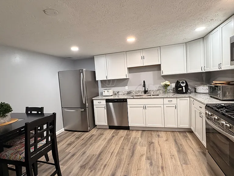 6166 Cooper Rd — Photo 15