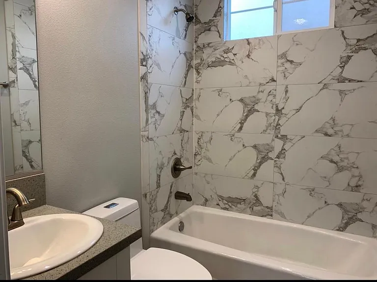 109 E McLean St — Photo 9