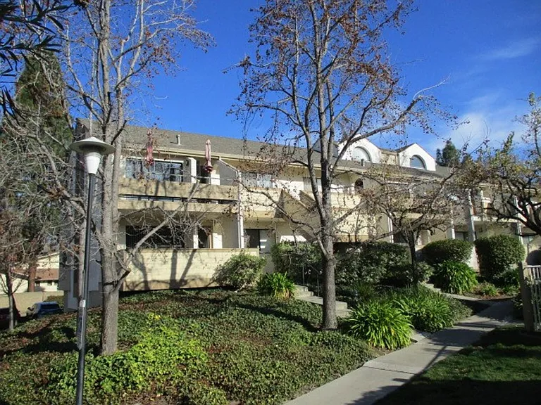 39015 Walnut Ter — Photo 1