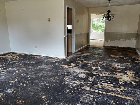 4th image of 3104 Bangor Dr