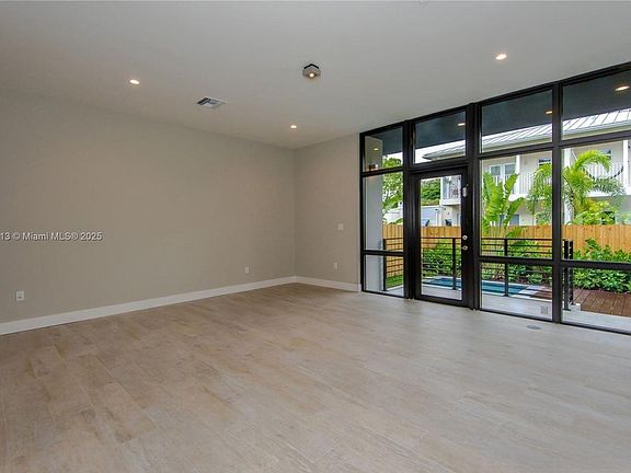 5th image of 3150 New York St #3150