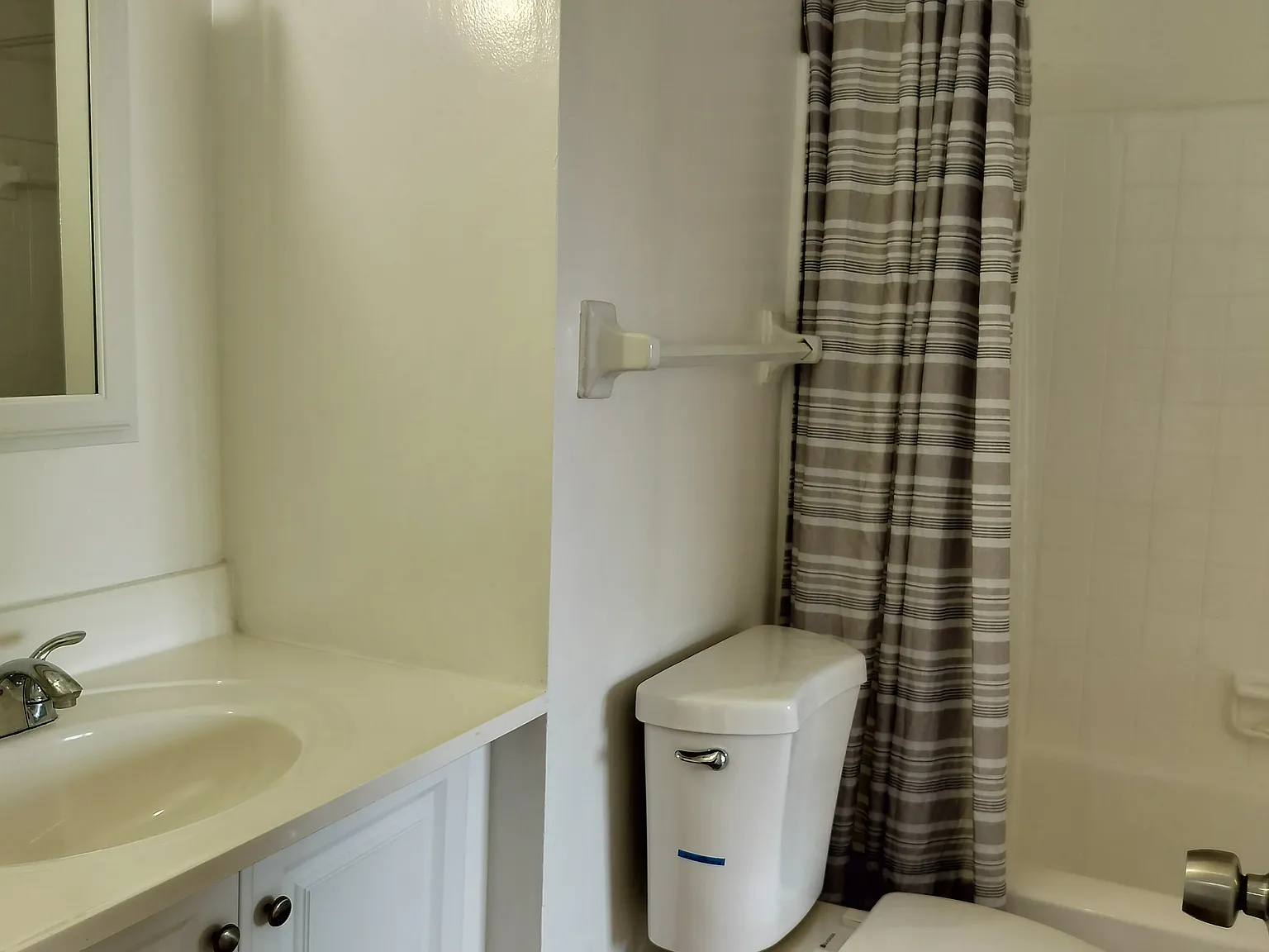 1 bed, 750 sqft, $1,400 — Photo 4