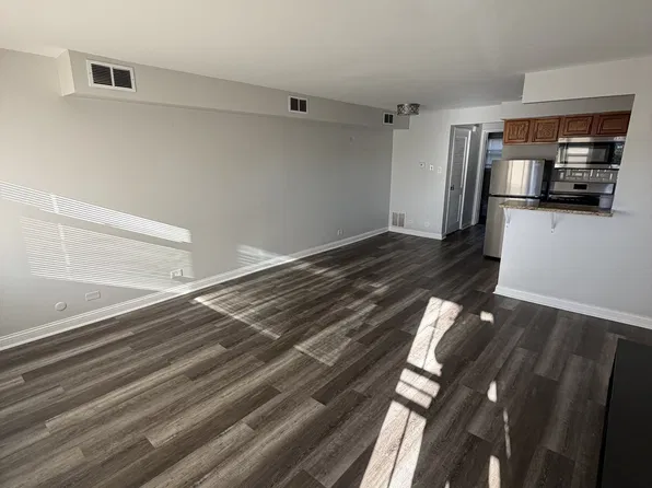 3018 E Cheltenham Pl, Chicago, IL