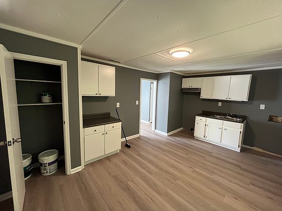 5th image of 3542 Windsor Cir