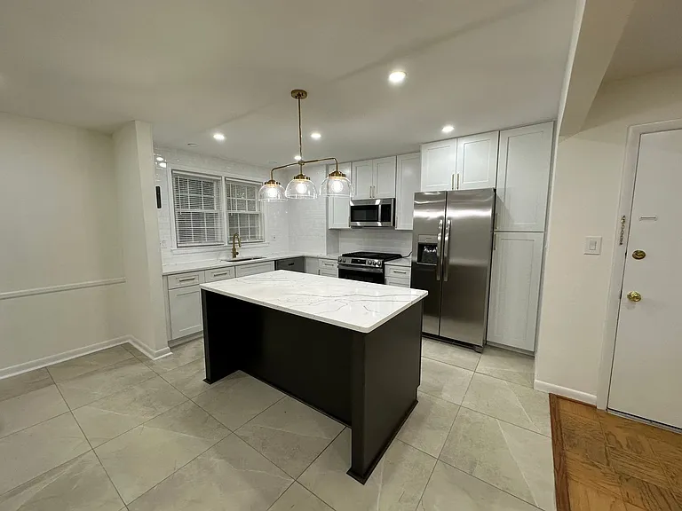 Melrose Apartments — Photo 35
