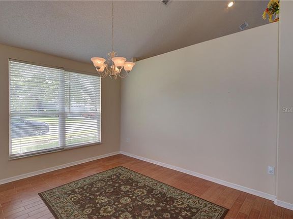 5th image of 1765 The Oaks Blvd