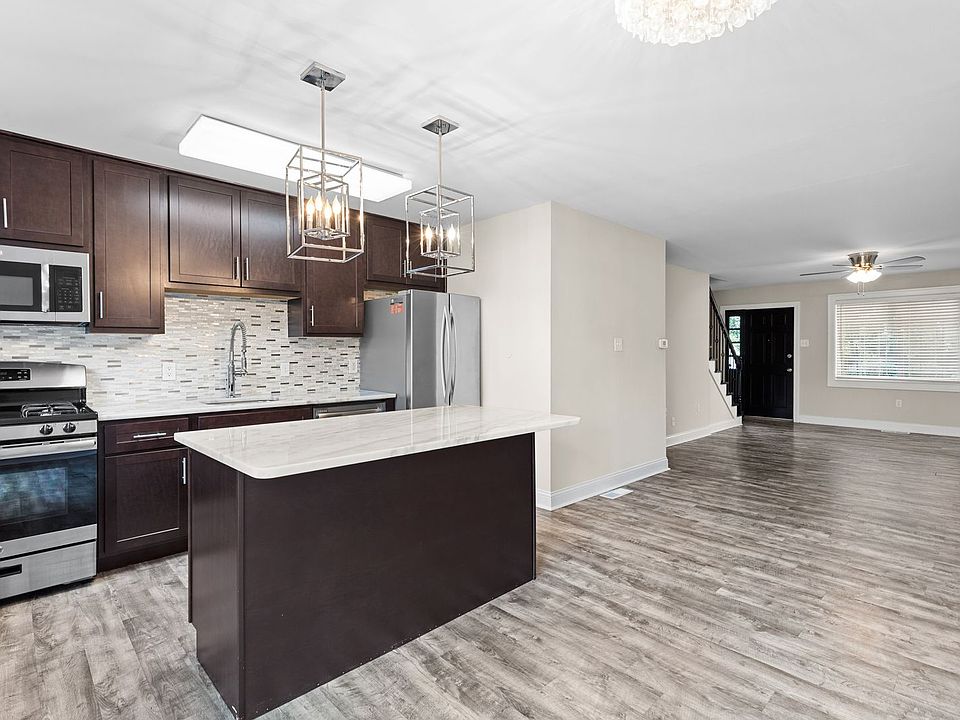 1st image of 550 S Clay Ave #9